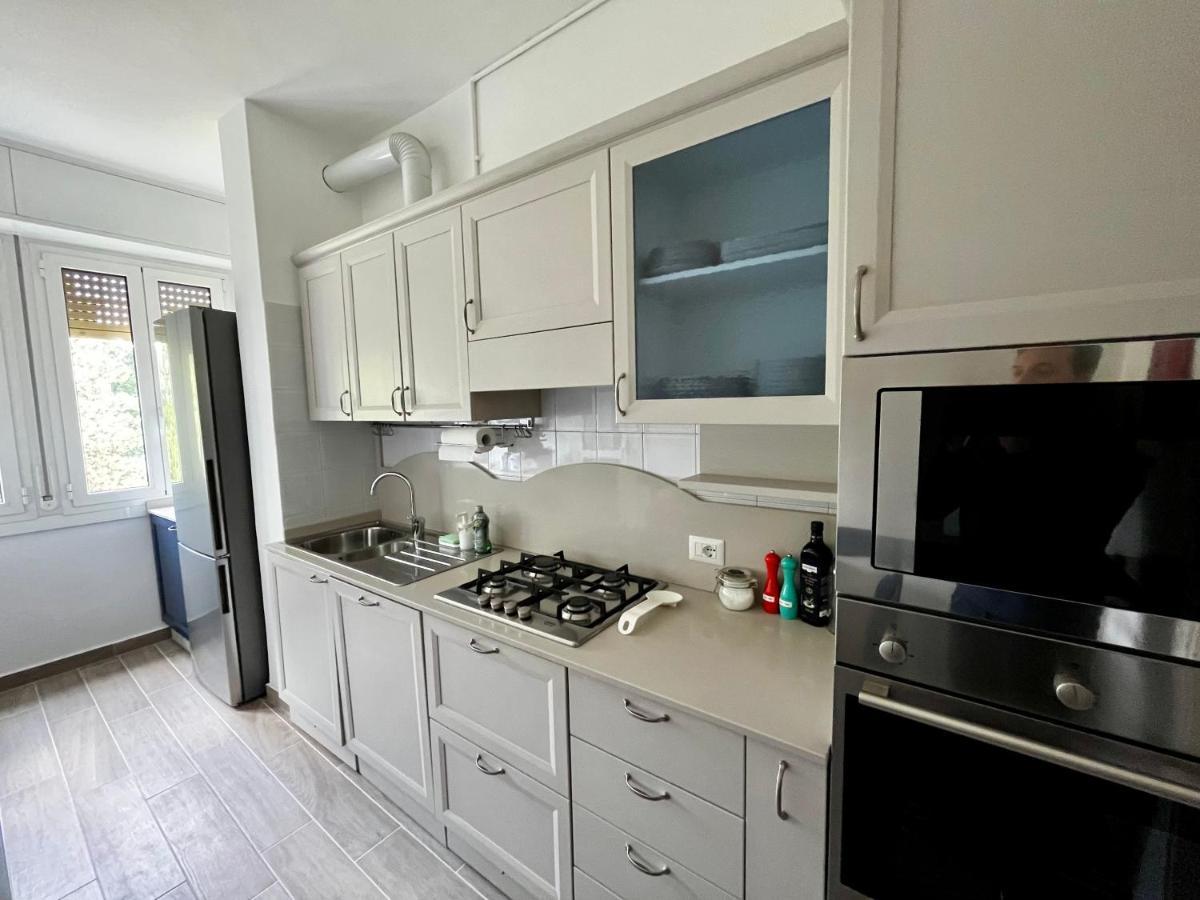 The Bright Place: Wide And Modern In Appartement Milan